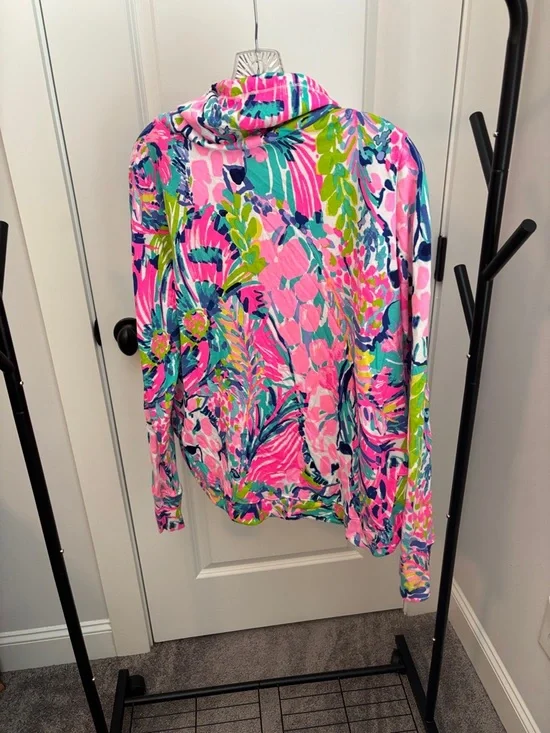 Lilly Pulitzer Giraffe funnel neck pullover - Picture 3 of 4